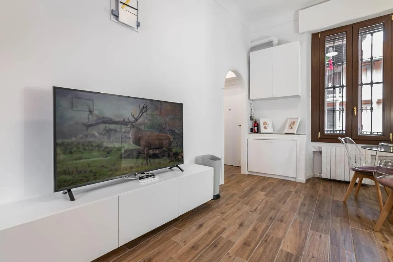 Easylife - Coccole E Relax Nel Cuore Di Isola Milánó